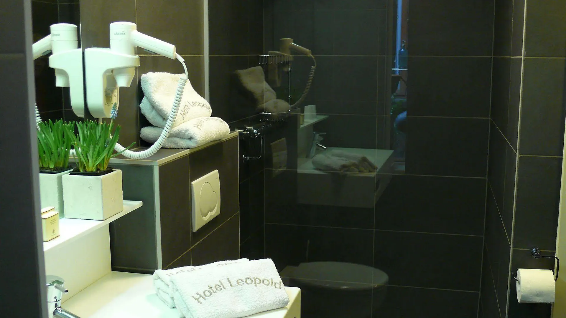 Hotel Leopold 브뤼헤 2*,